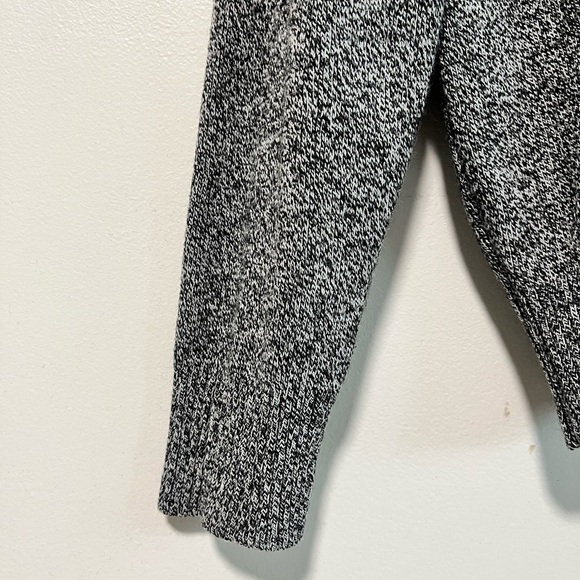 BoohooMAN Gray Knit Sweater - Men’s Size L - Picture 6 of 11